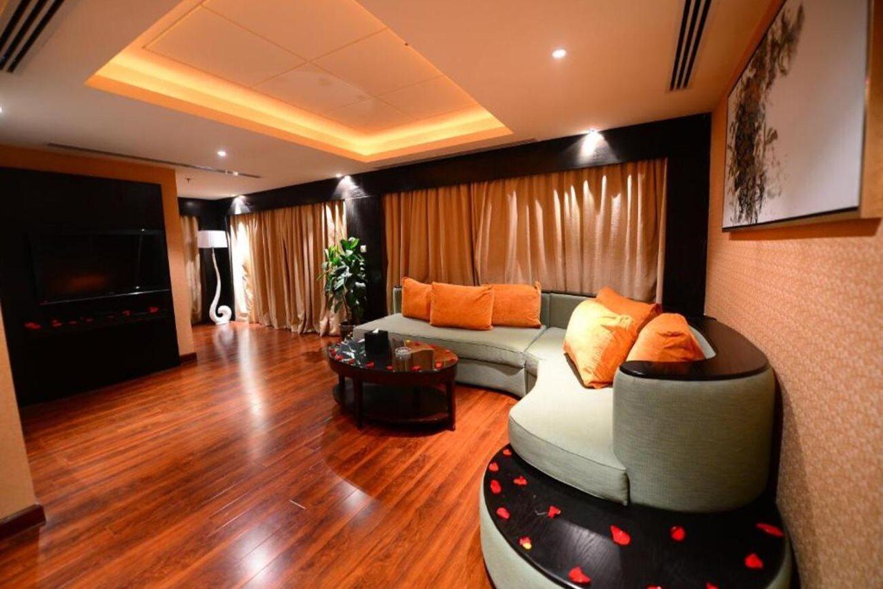Obaer Hotel Riyadh Bagian luar foto