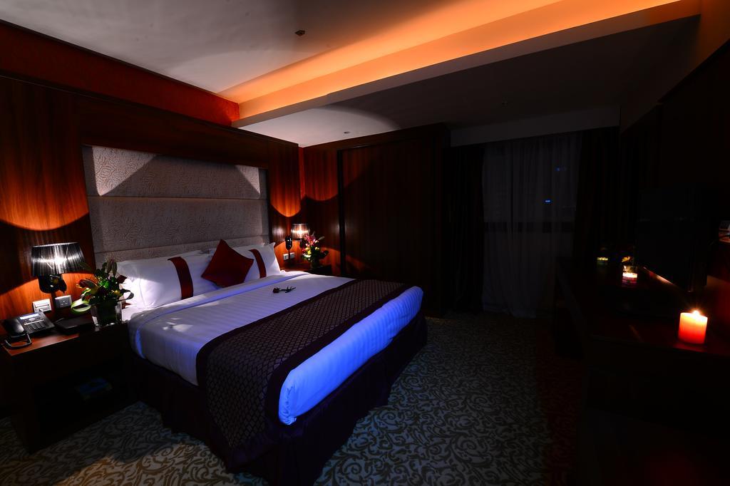 Obaer Hotel Riyadh Bagian luar foto